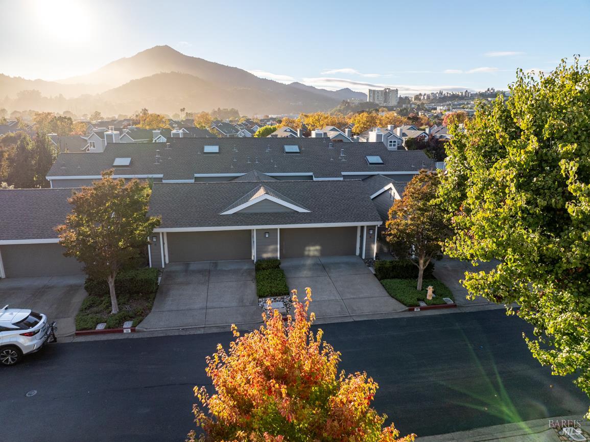 16 Drakes View Circle