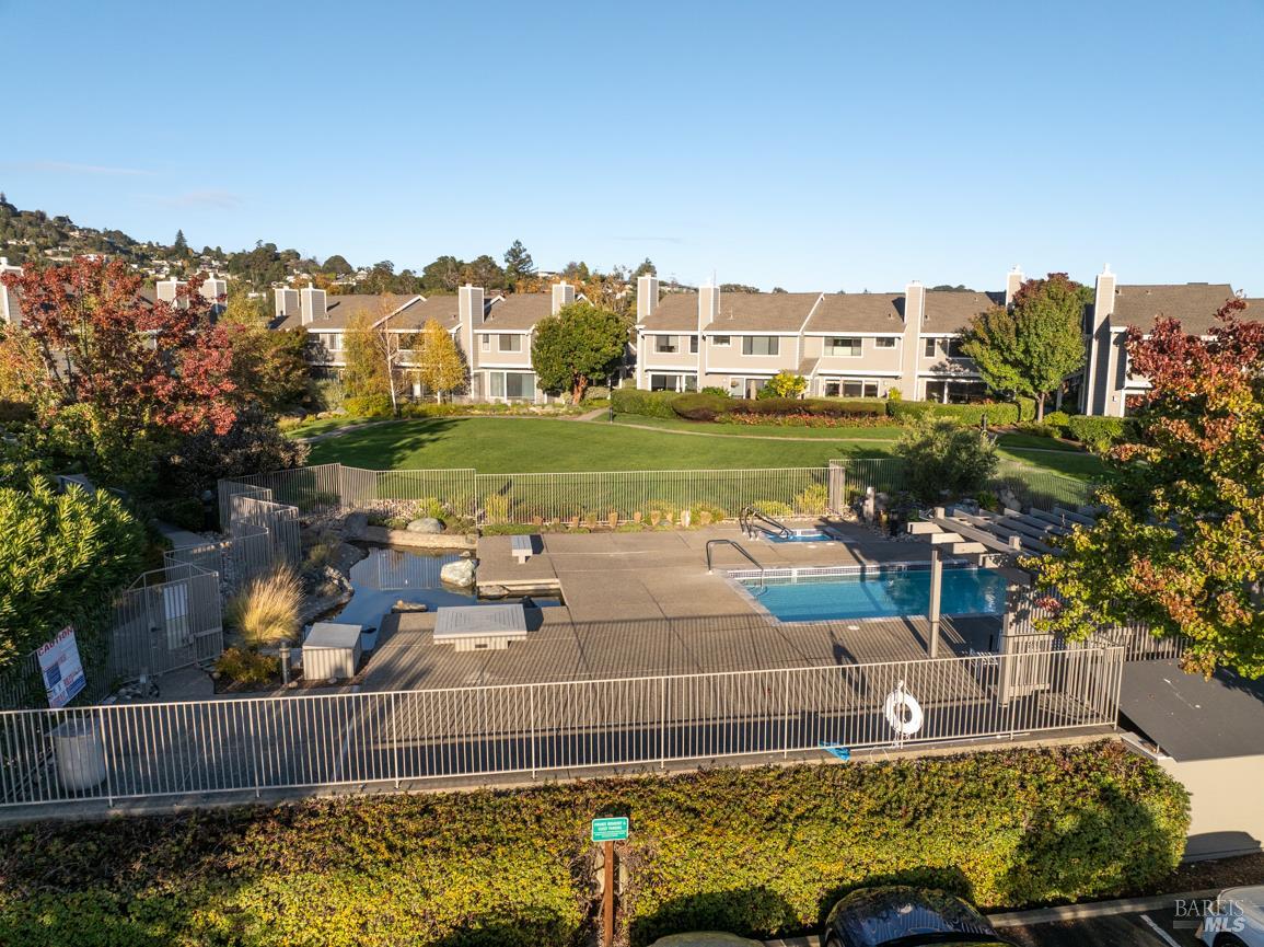 16 Drakes View Circle