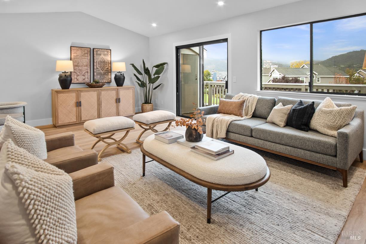 16 Drakes View Circle