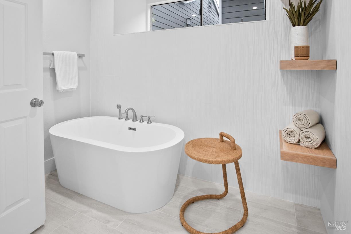 16 Drakes View Circle