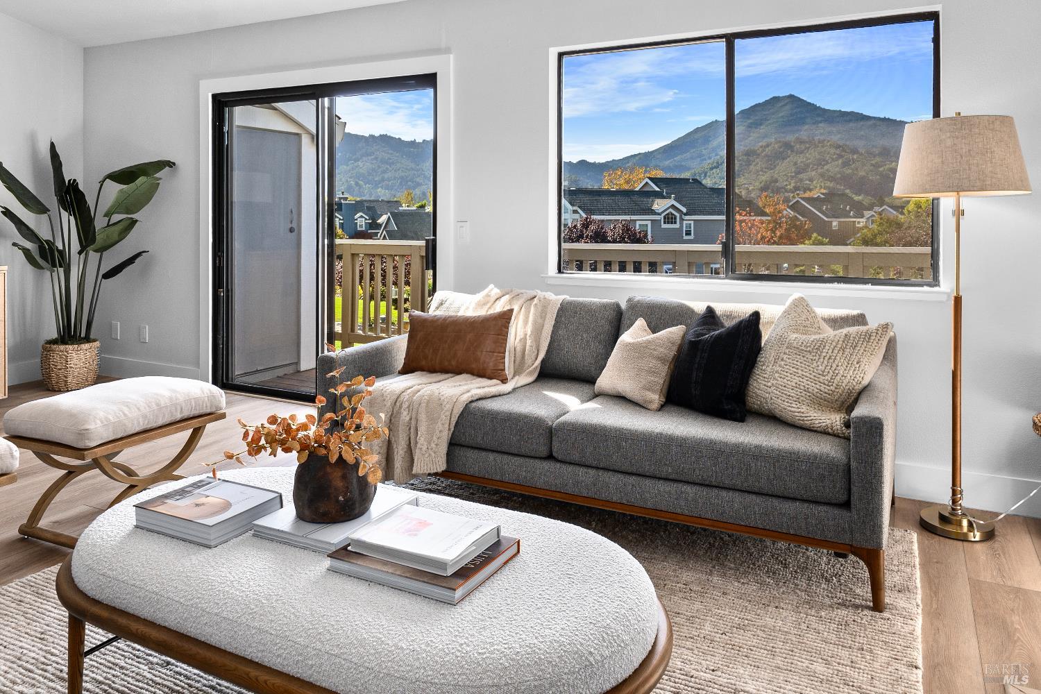 16 Drakes View Circle