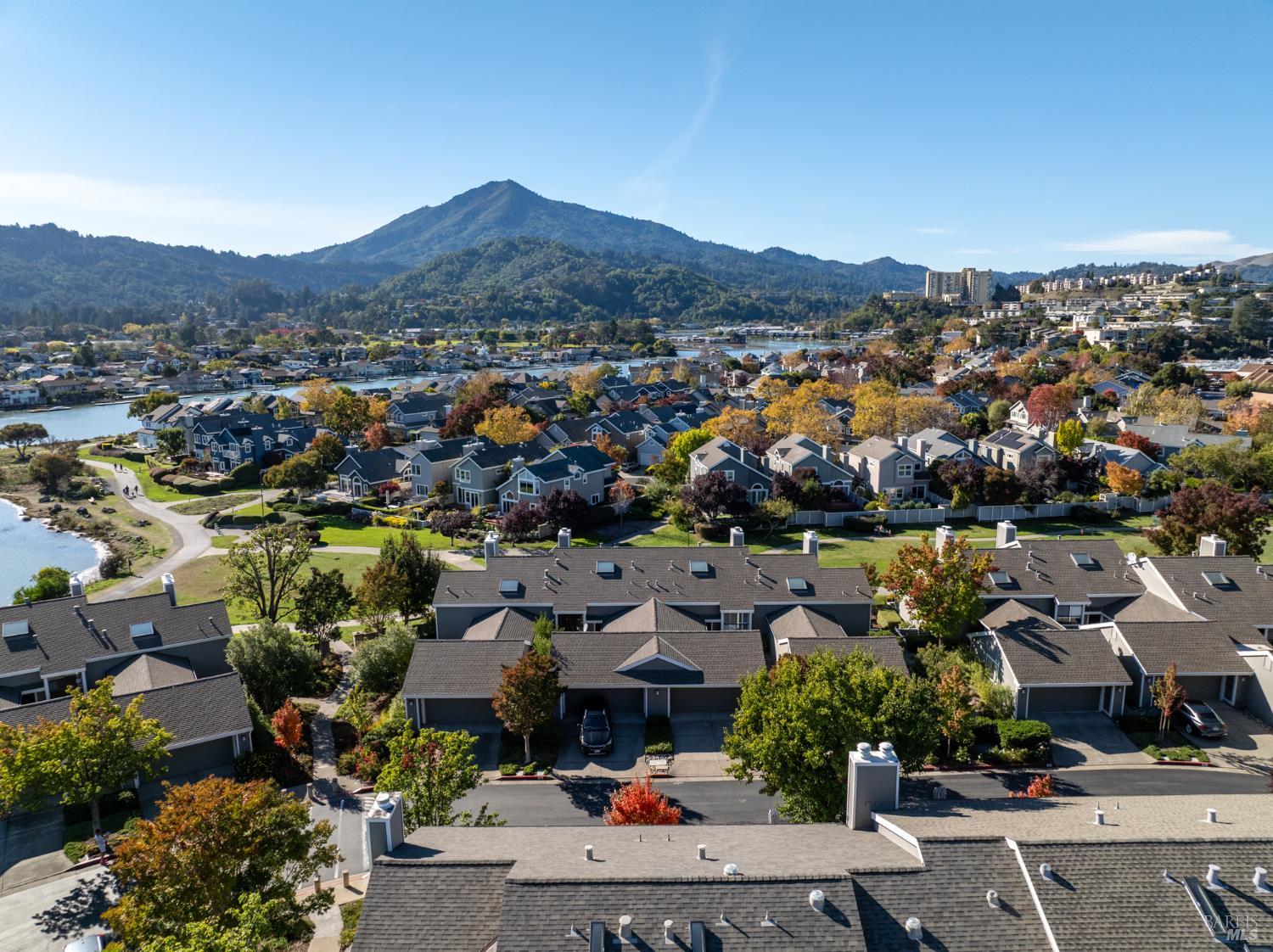 16 Drakes View Circle