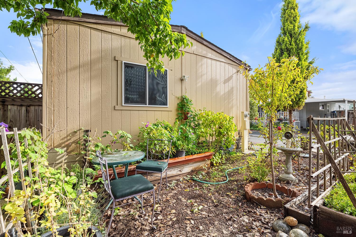 6720 Evergreen Ave