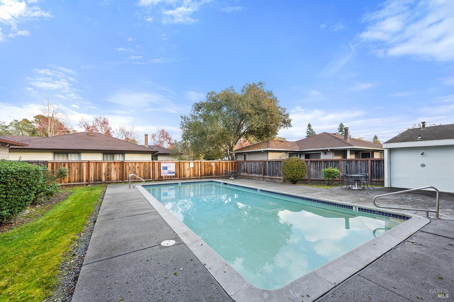 1733 Burgundy Place NW