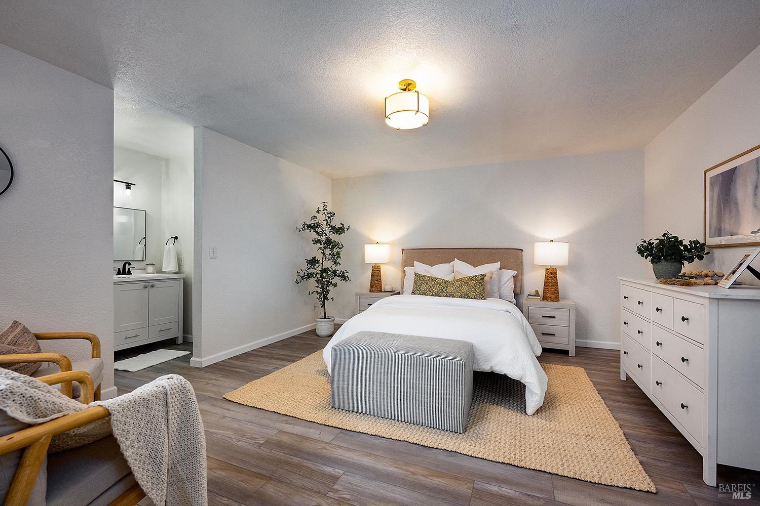 1733 Burgundy Place NW