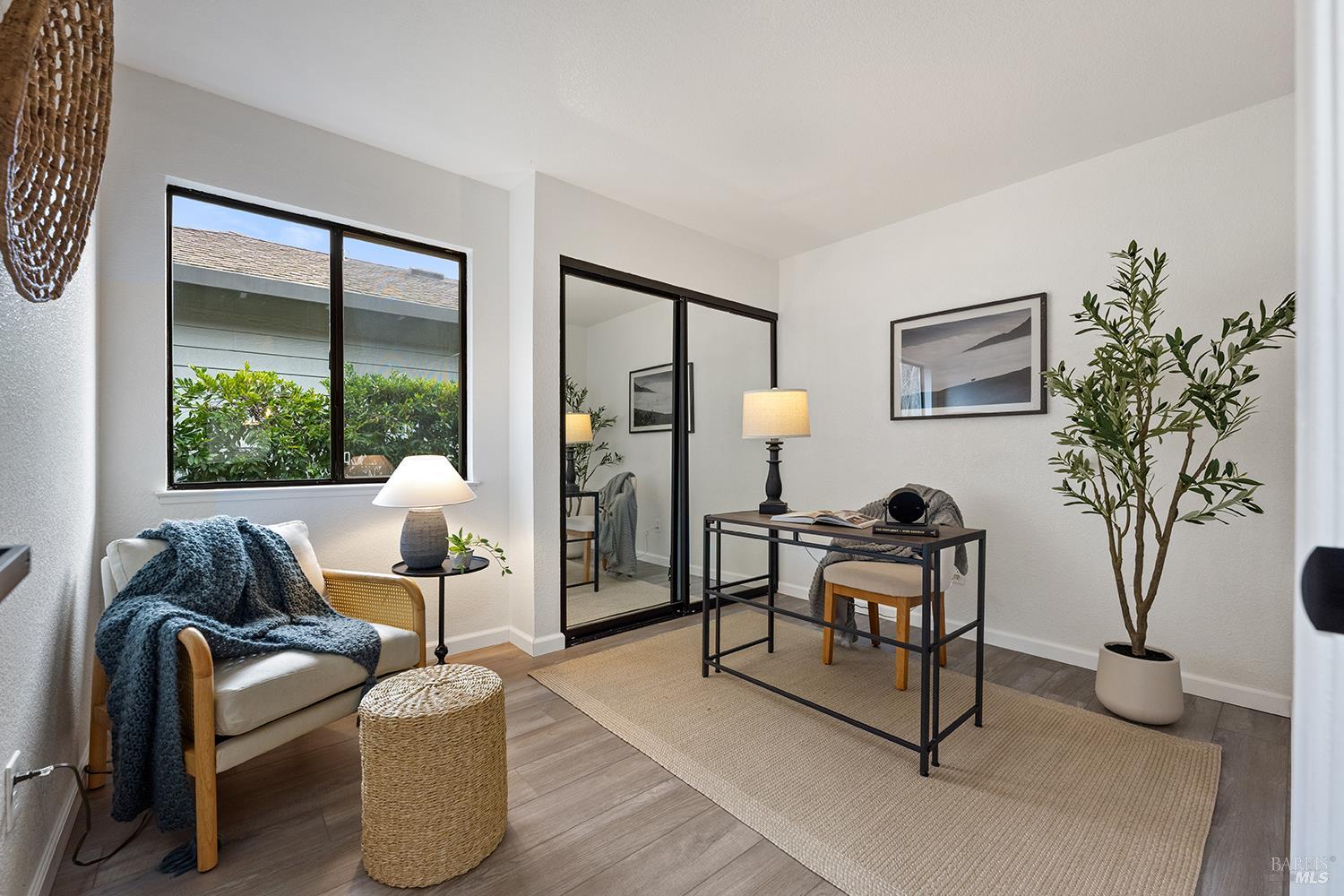 1733 Burgundy Place NW