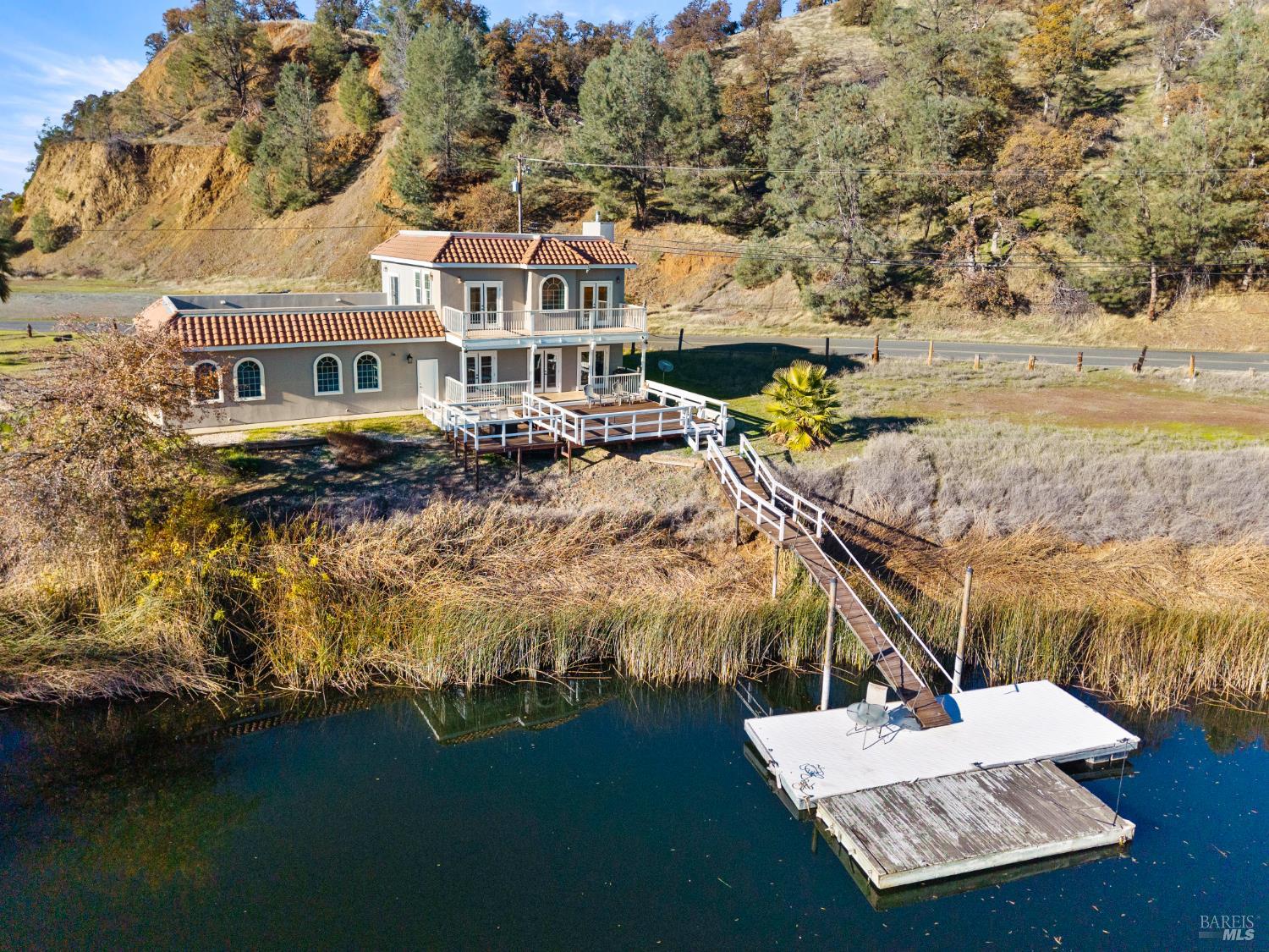 11115 Lakeshore Drive