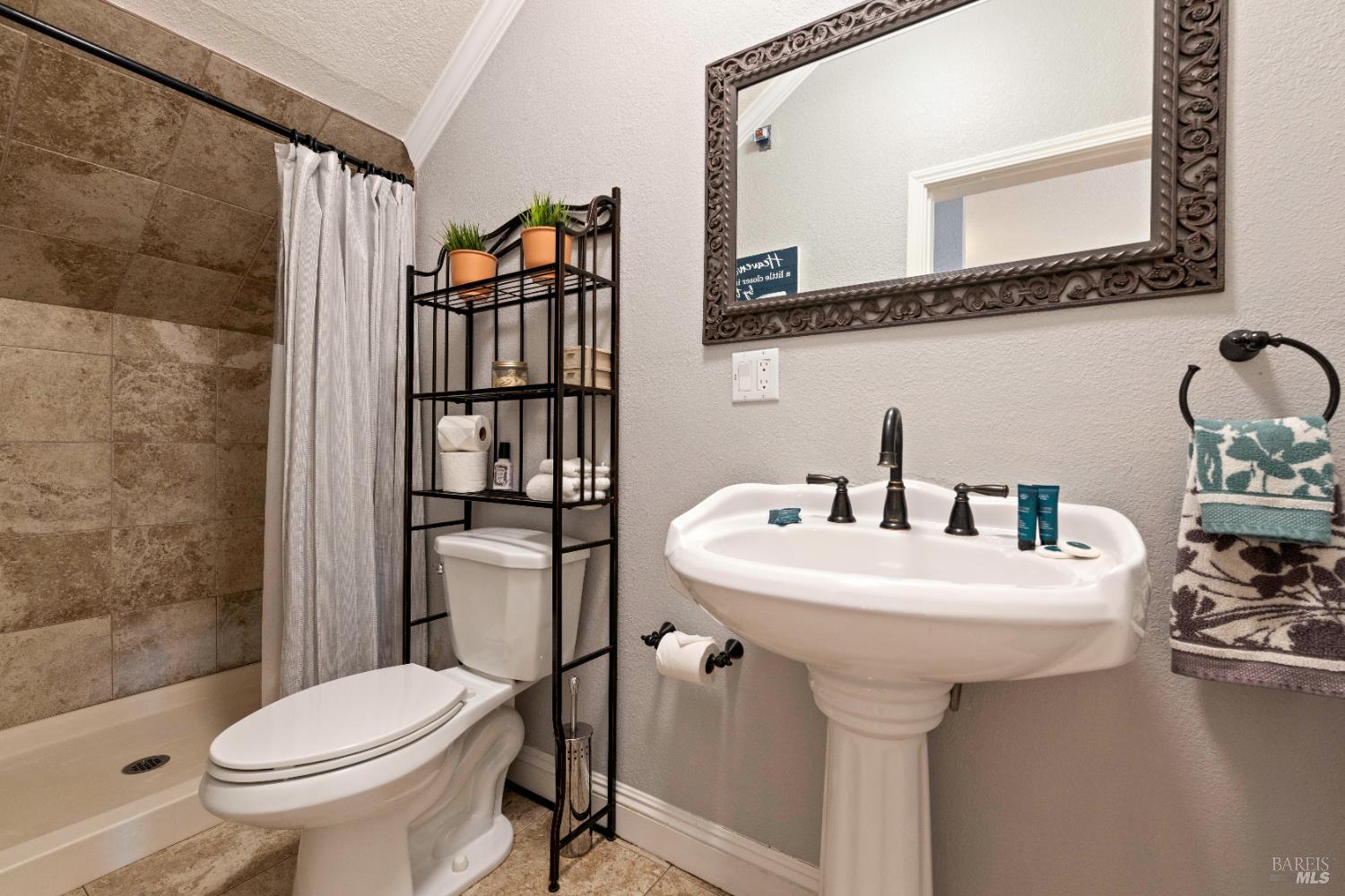 11115 Lakeshore Drive