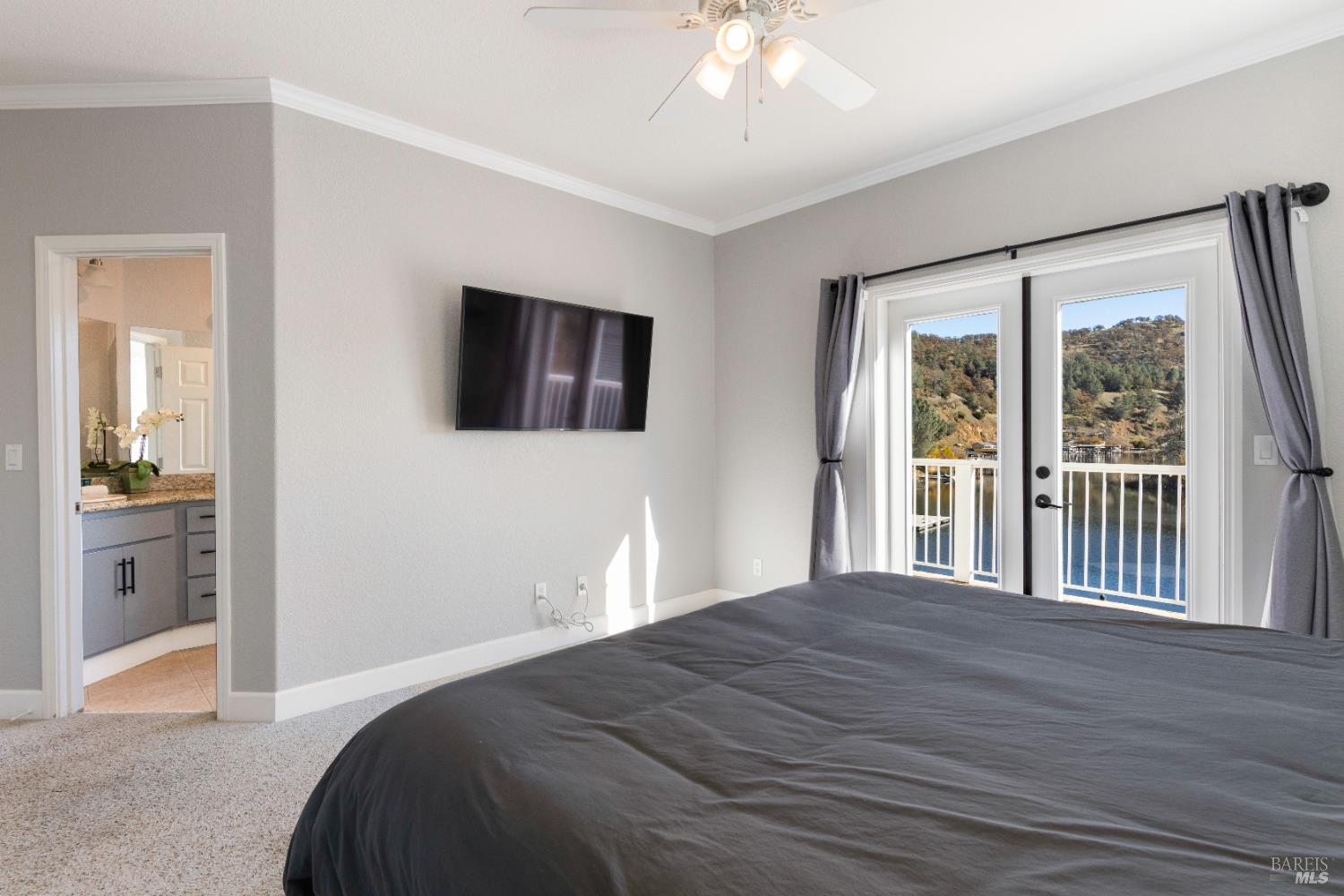 11115 Lakeshore Drive