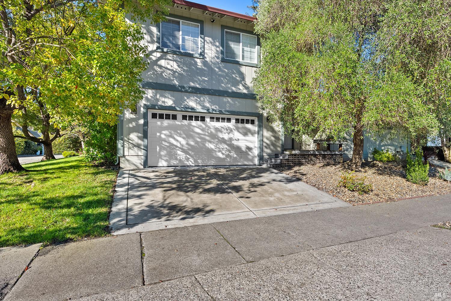 2309 Parkwood Court