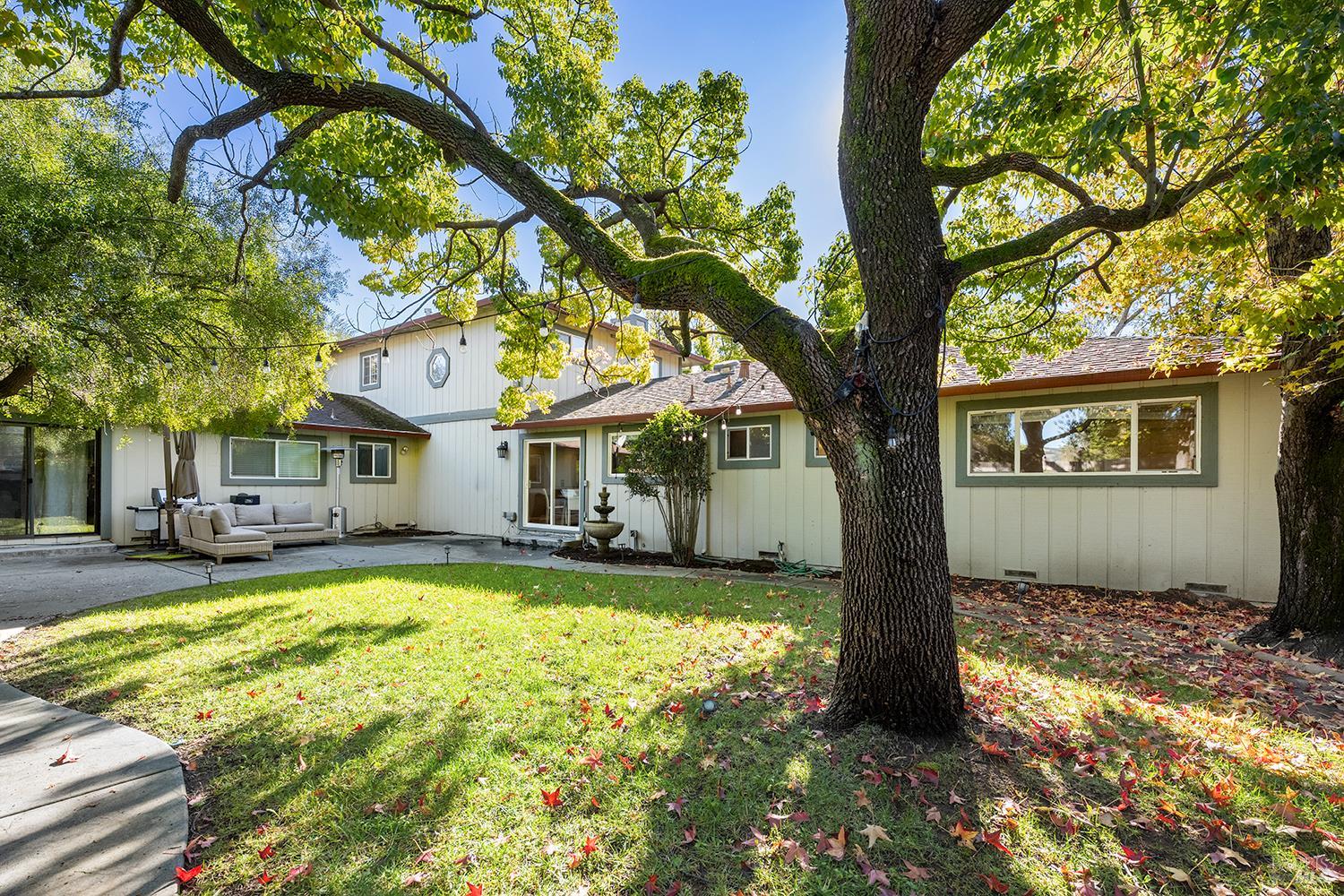 2309 Parkwood Court