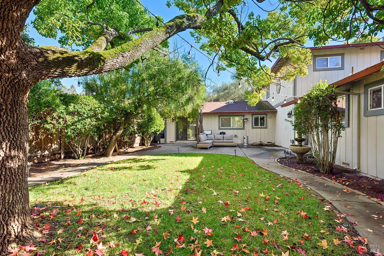 2309 Parkwood Court