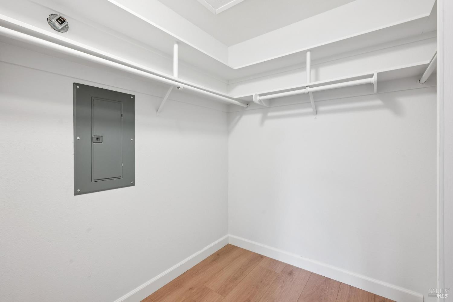 6550 Meadowridge Drive