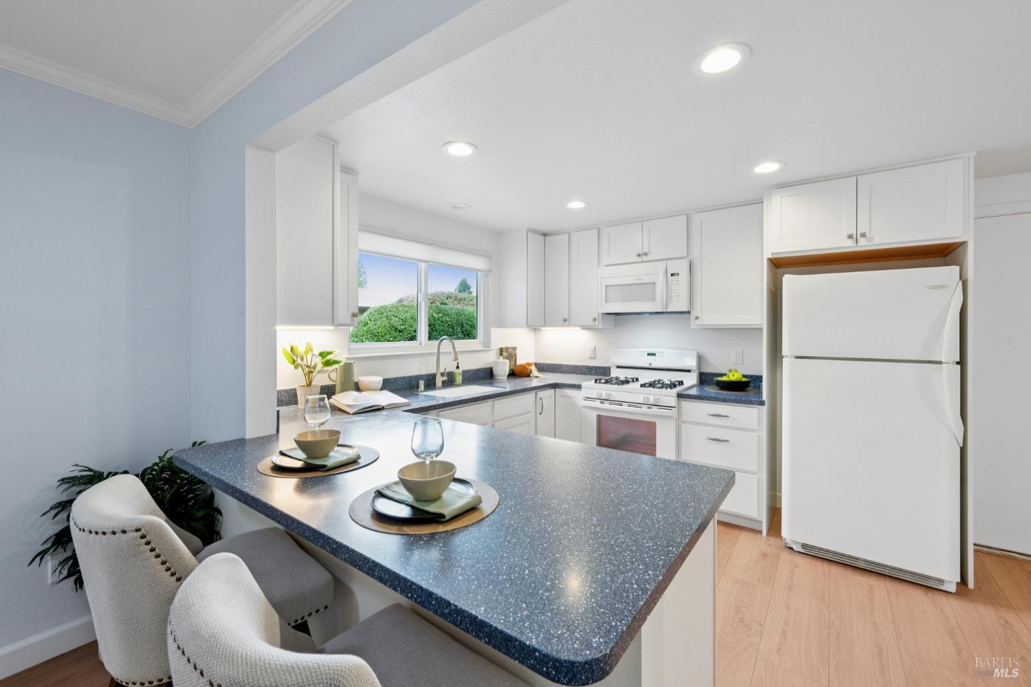 6550 Meadowridge Drive