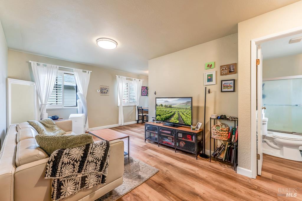 17323 Hillside Avenue