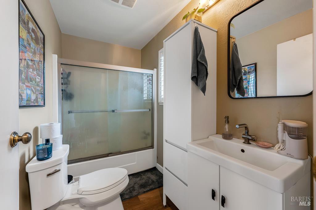 17323 Hillside Avenue