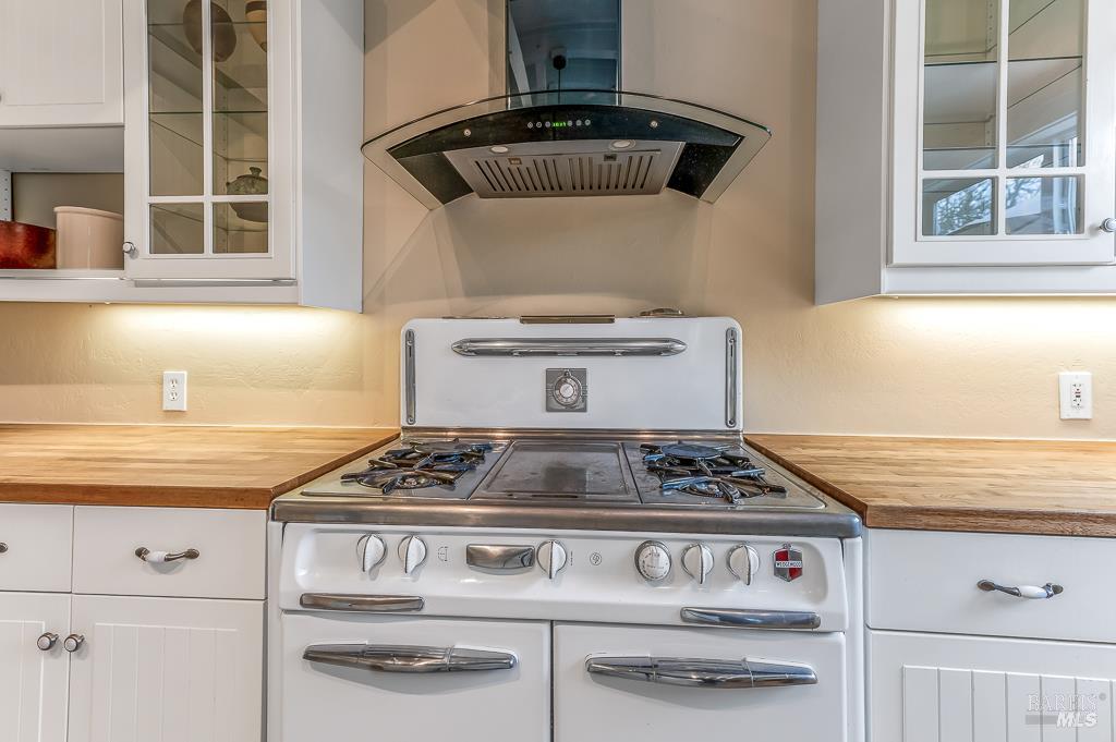 17323 Hillside Avenue