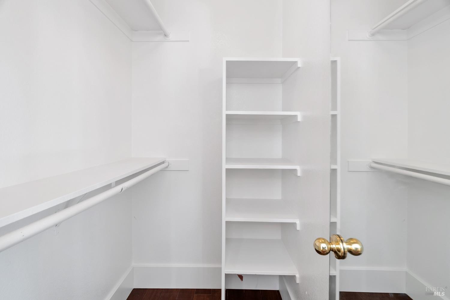 100 Wooded Glen Court