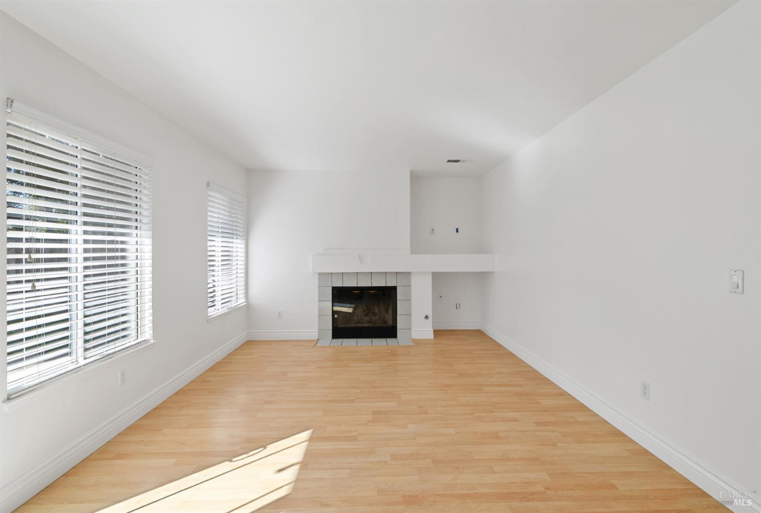 100 Wooded Glen Court