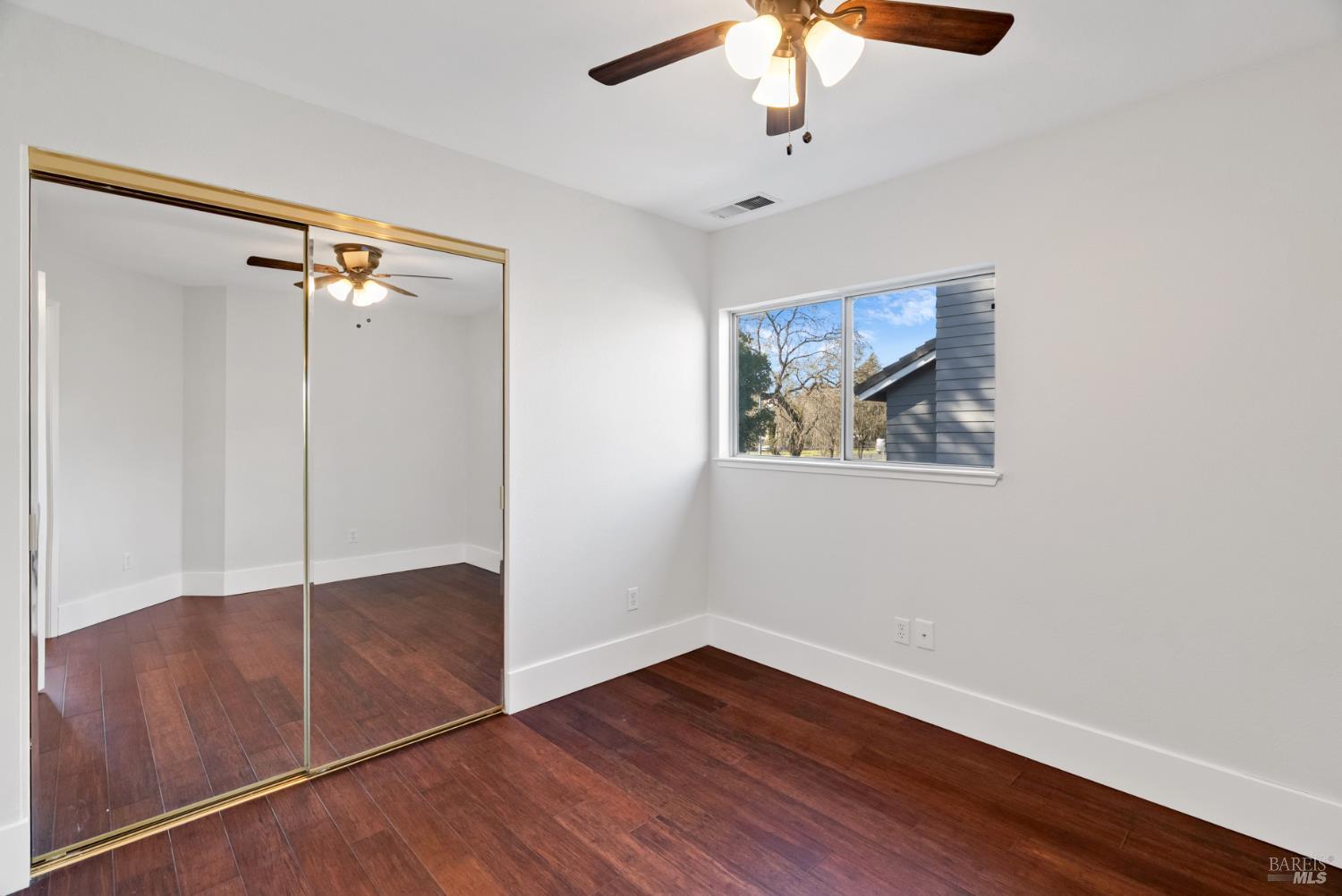 100 Wooded Glen Court