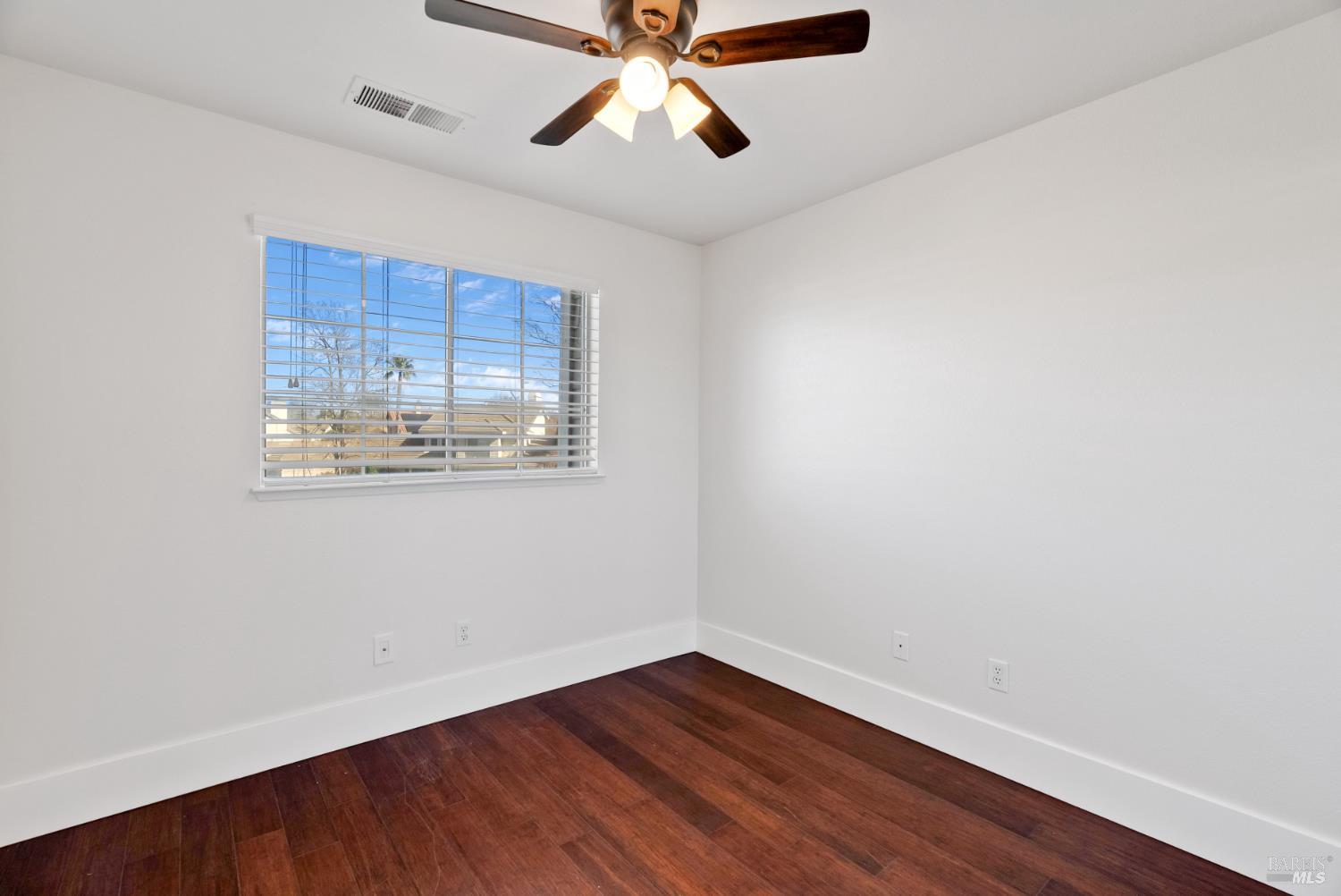 100 Wooded Glen Court