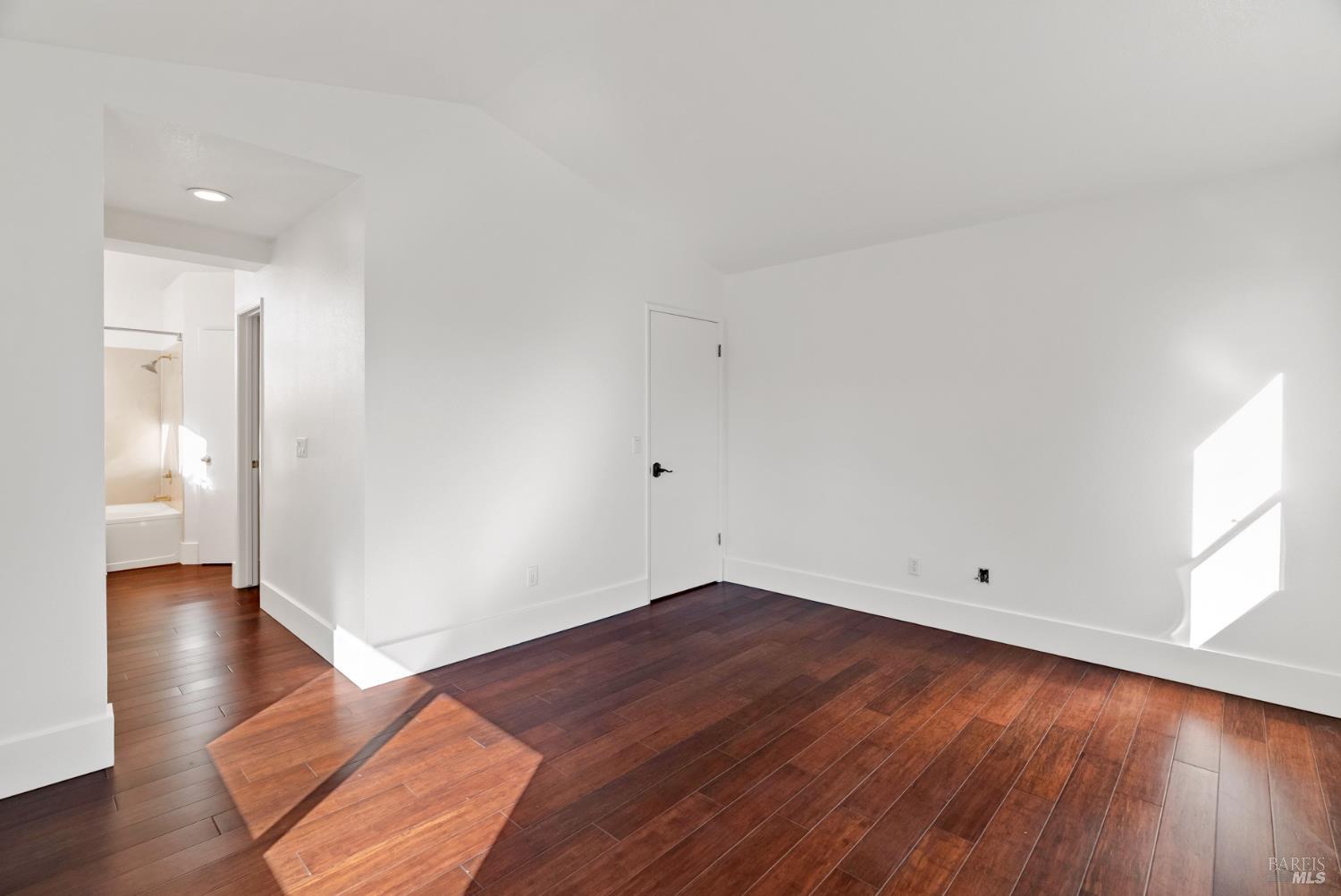 100 Wooded Glen Court