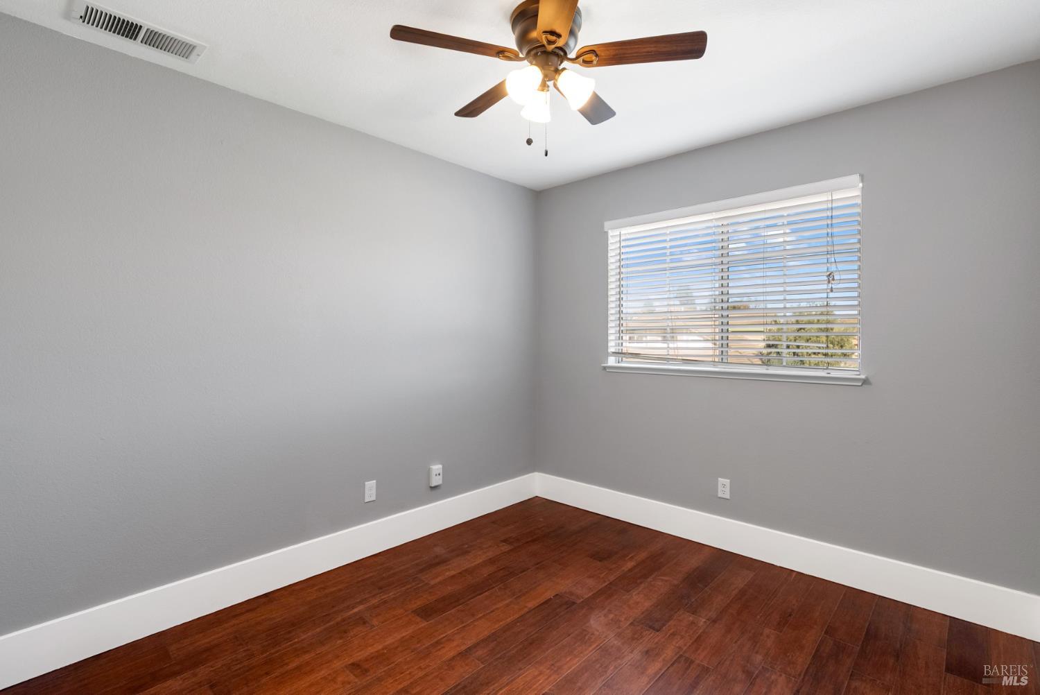 100 Wooded Glen Court