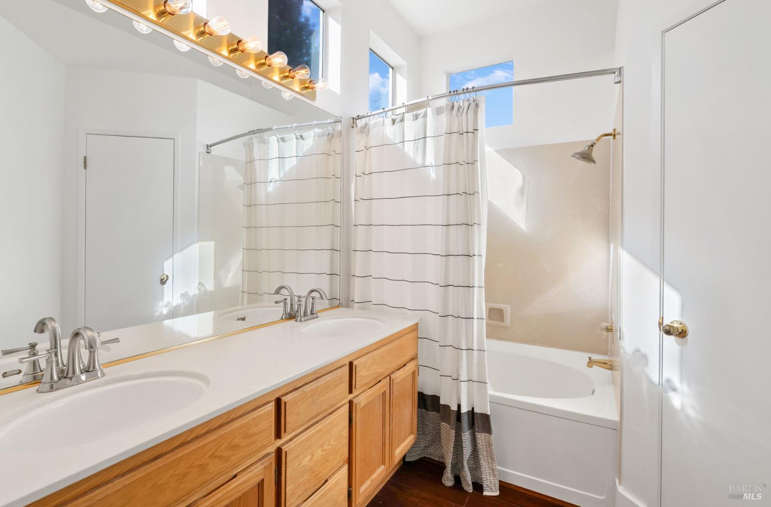 100 Wooded Glen Court