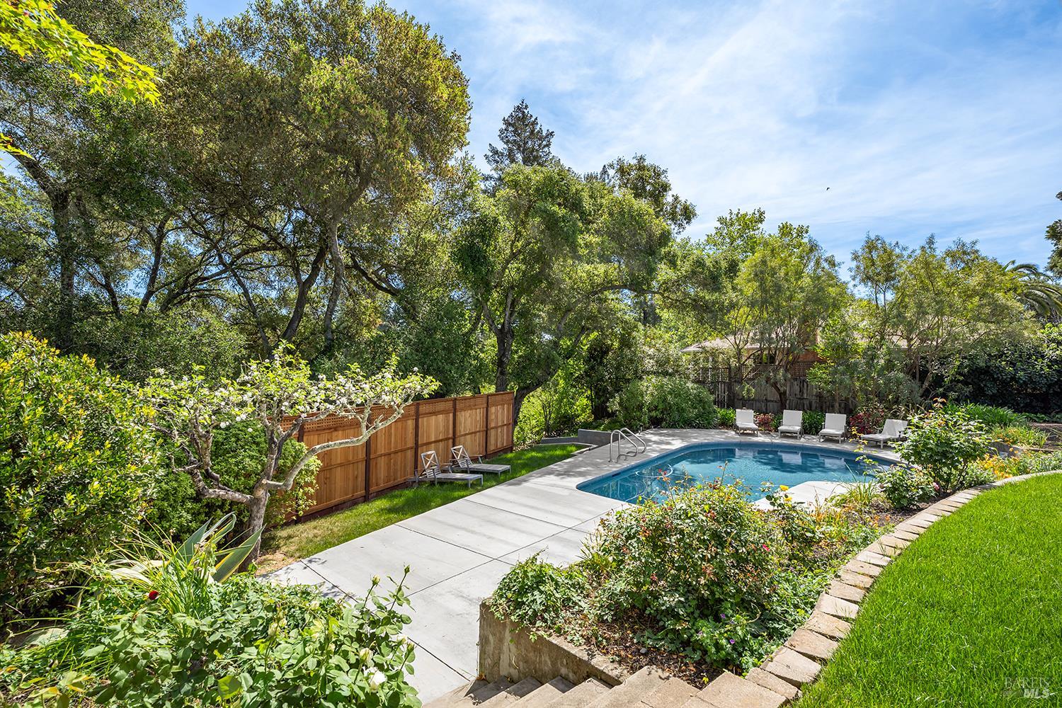 716 University Street