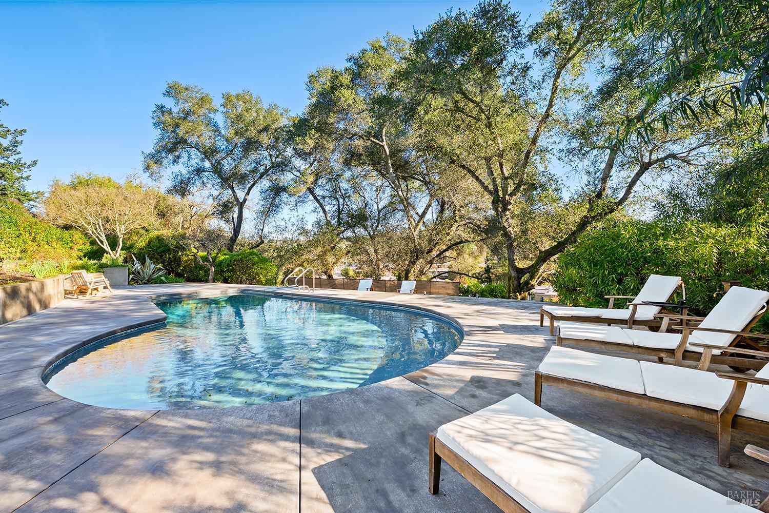 716 University Street