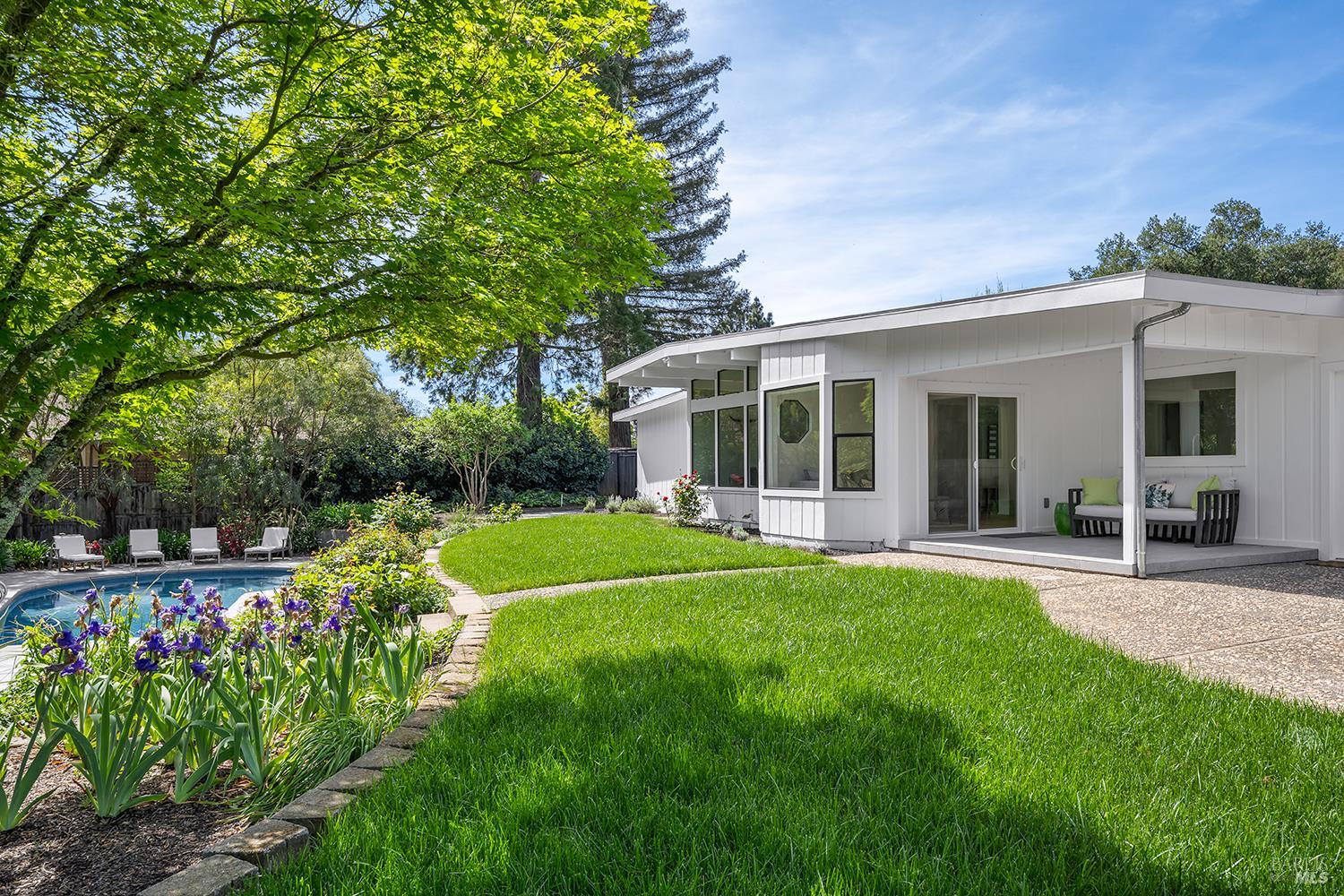 716 University Street