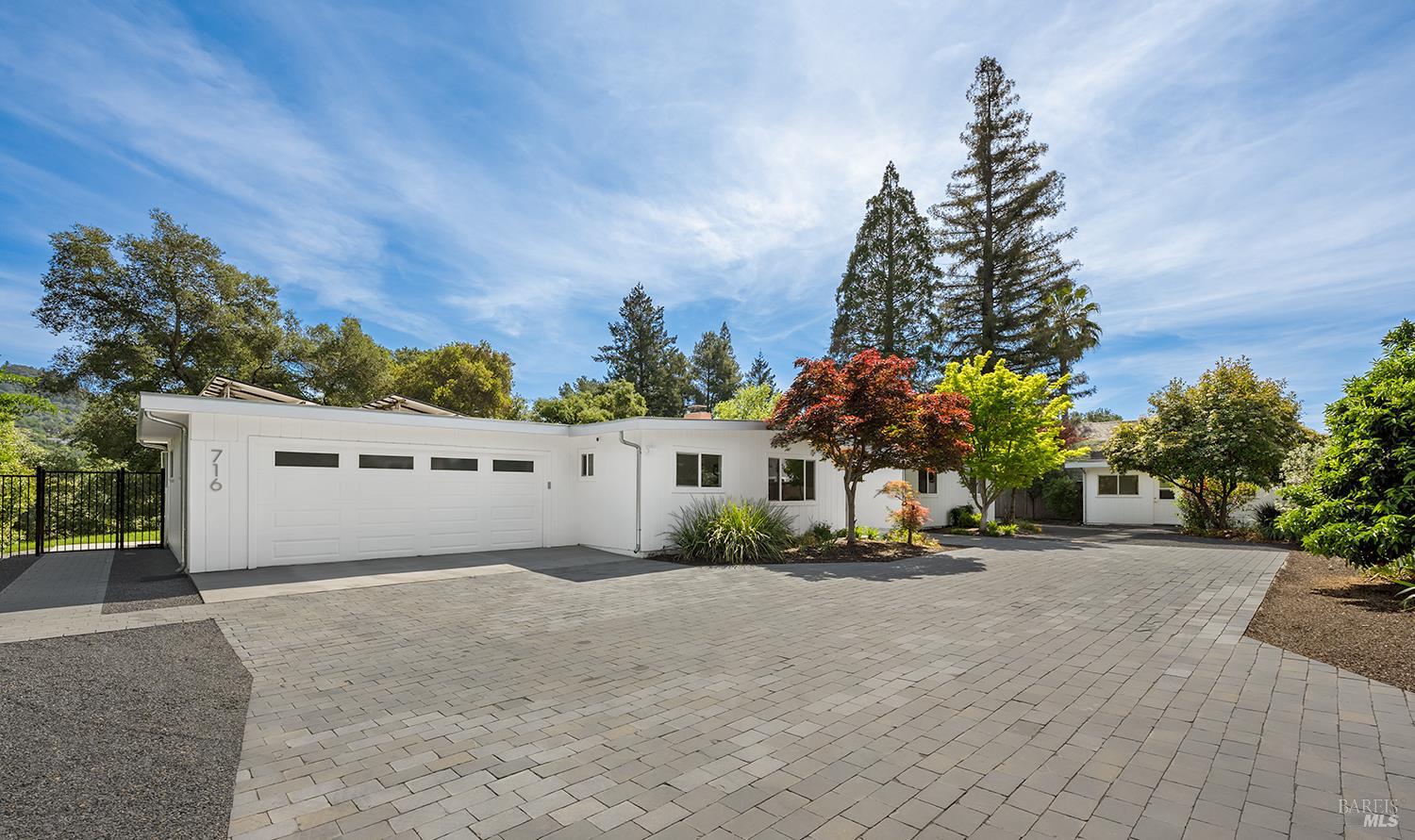 716 University Street