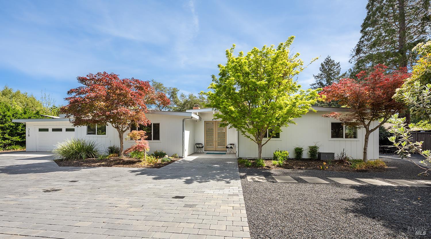 716 University Street