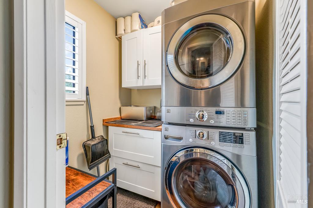 17323 Hillside Avenue