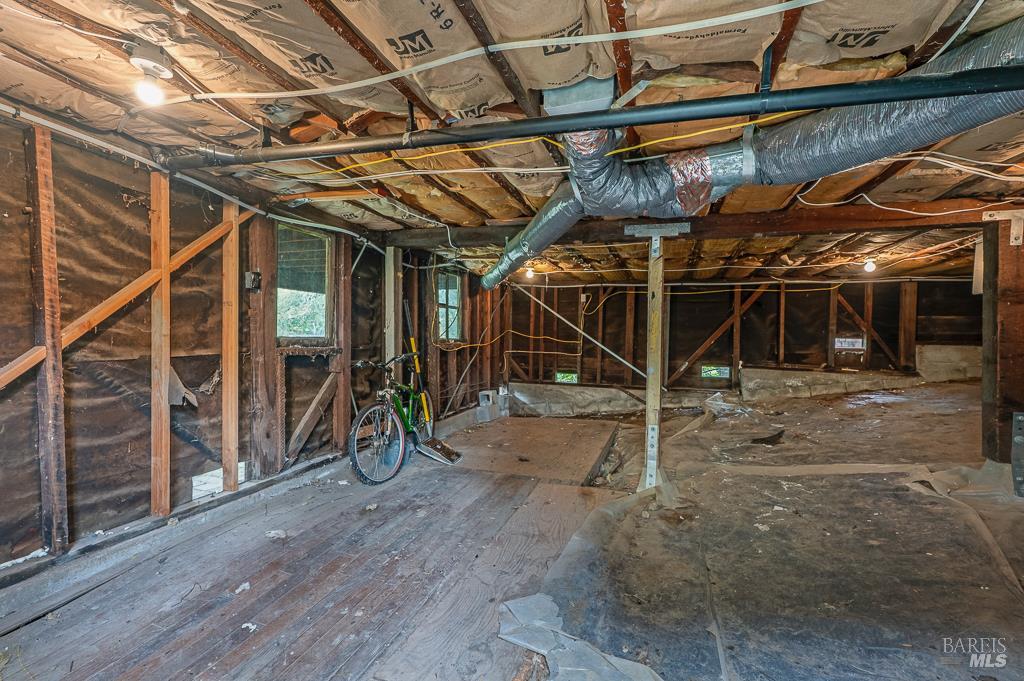 17323 Hillside Avenue