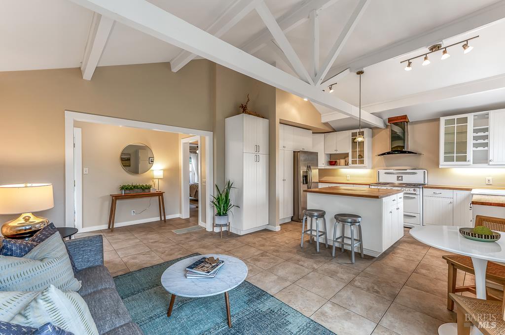 17323 Hillside Avenue