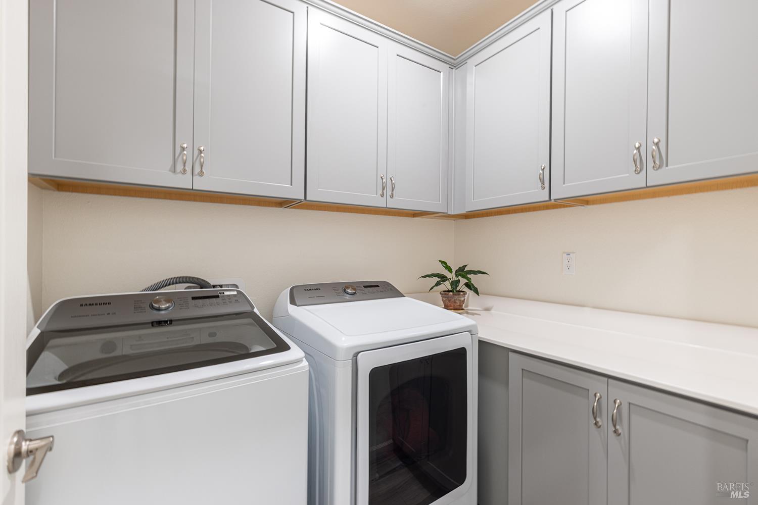 5839 Kittyhawk Place