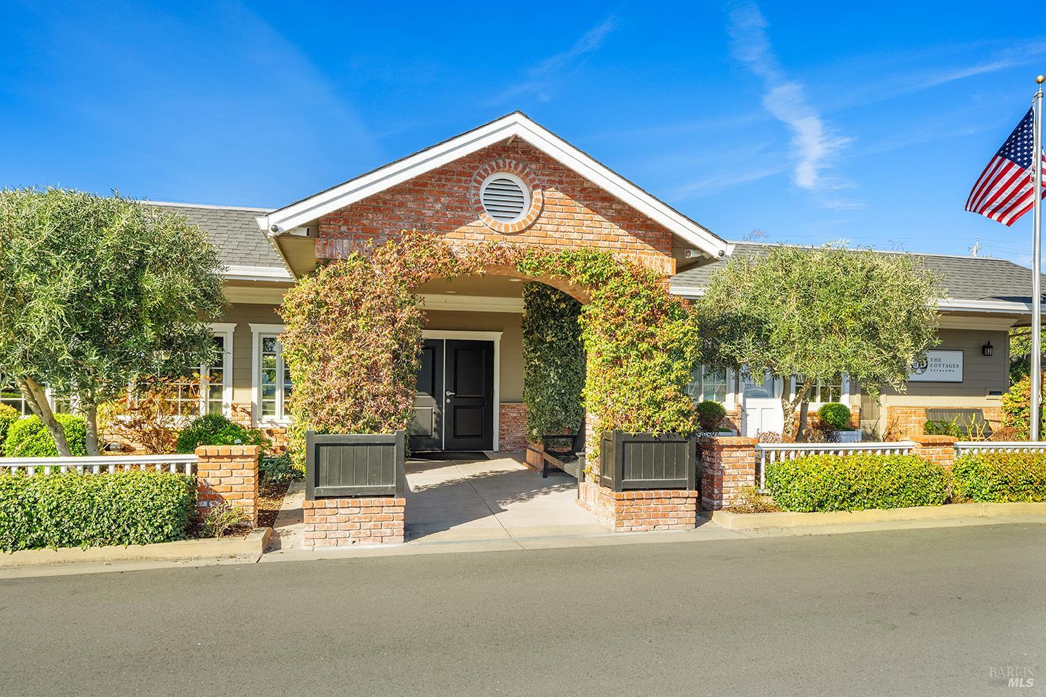 571 NE Birchwood Drive