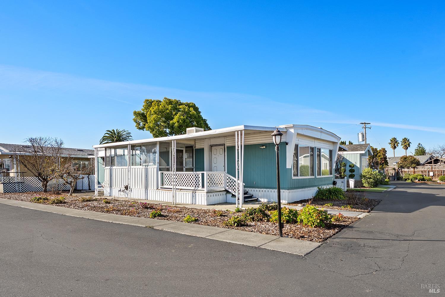 571 NE Birchwood Drive