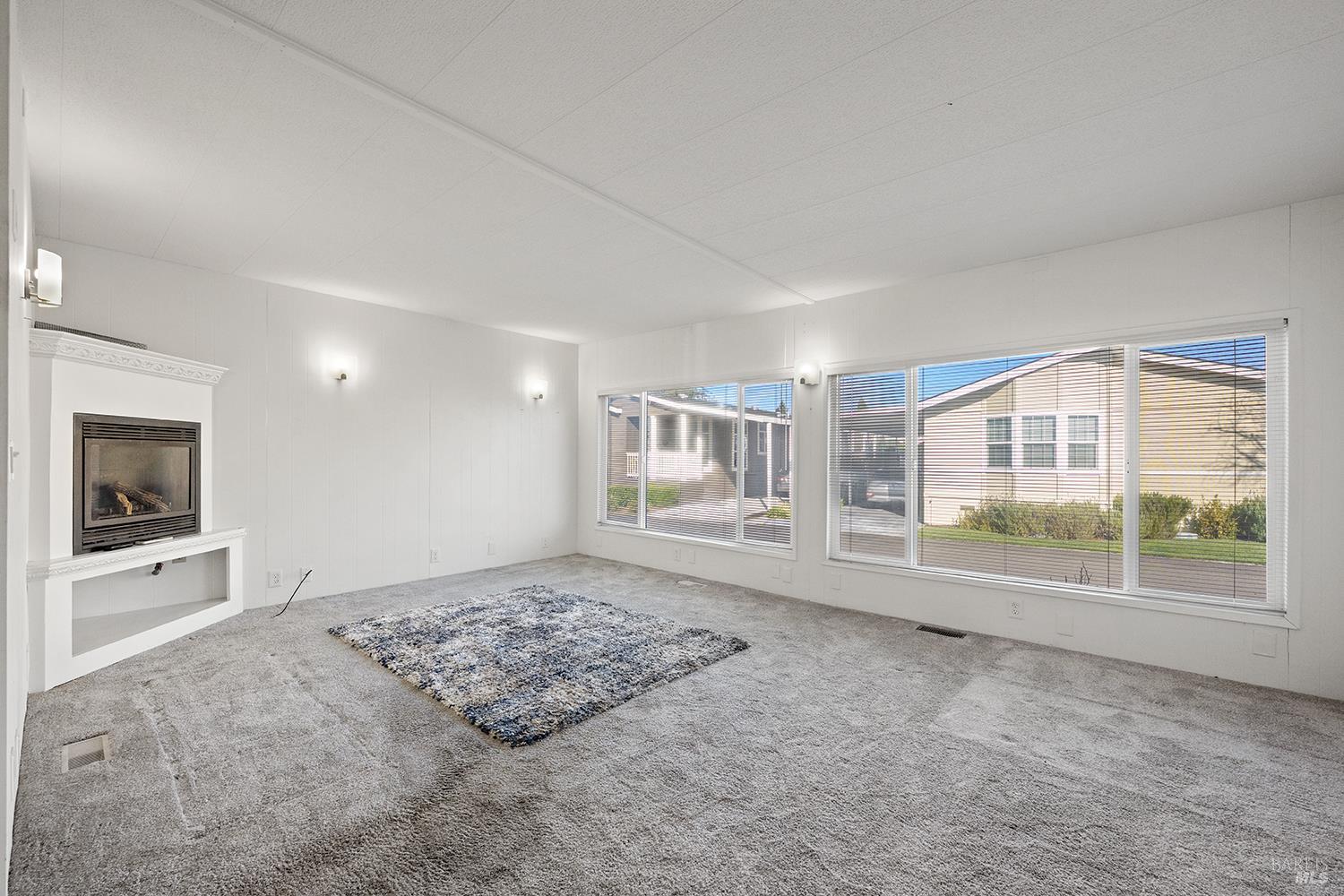 571 NE Birchwood Drive