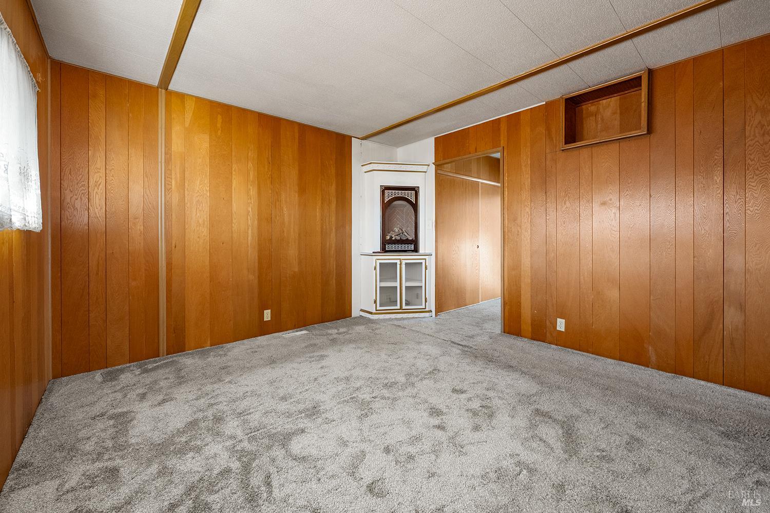 571 NE Birchwood Drive