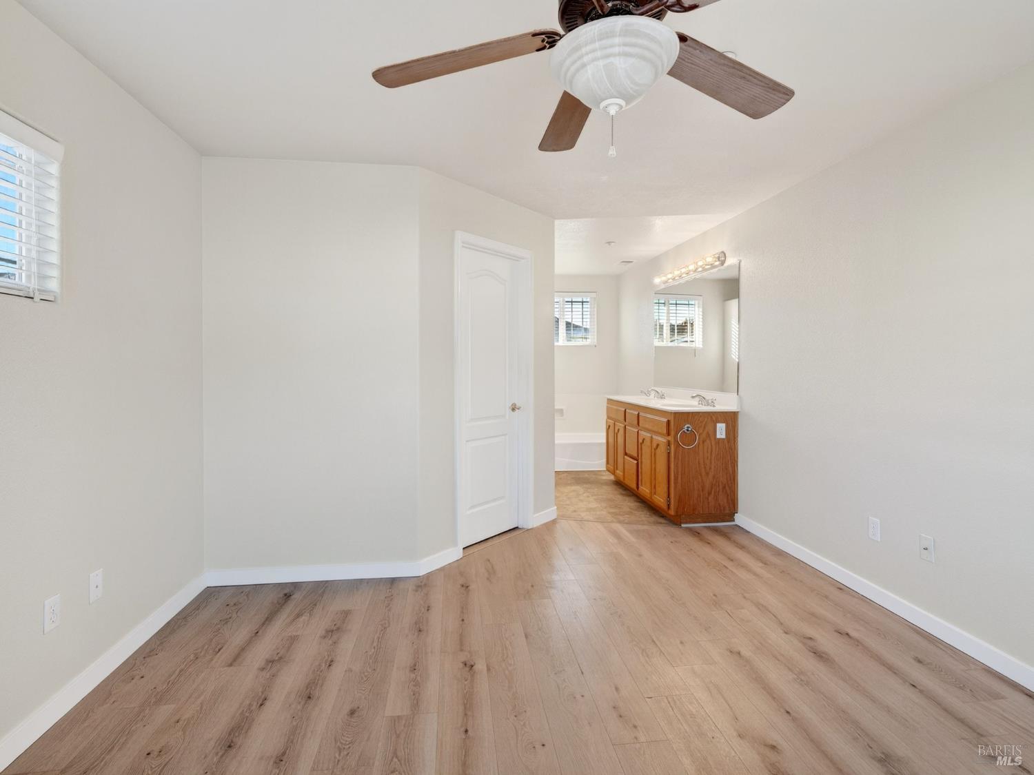 36 W Brookside Drive