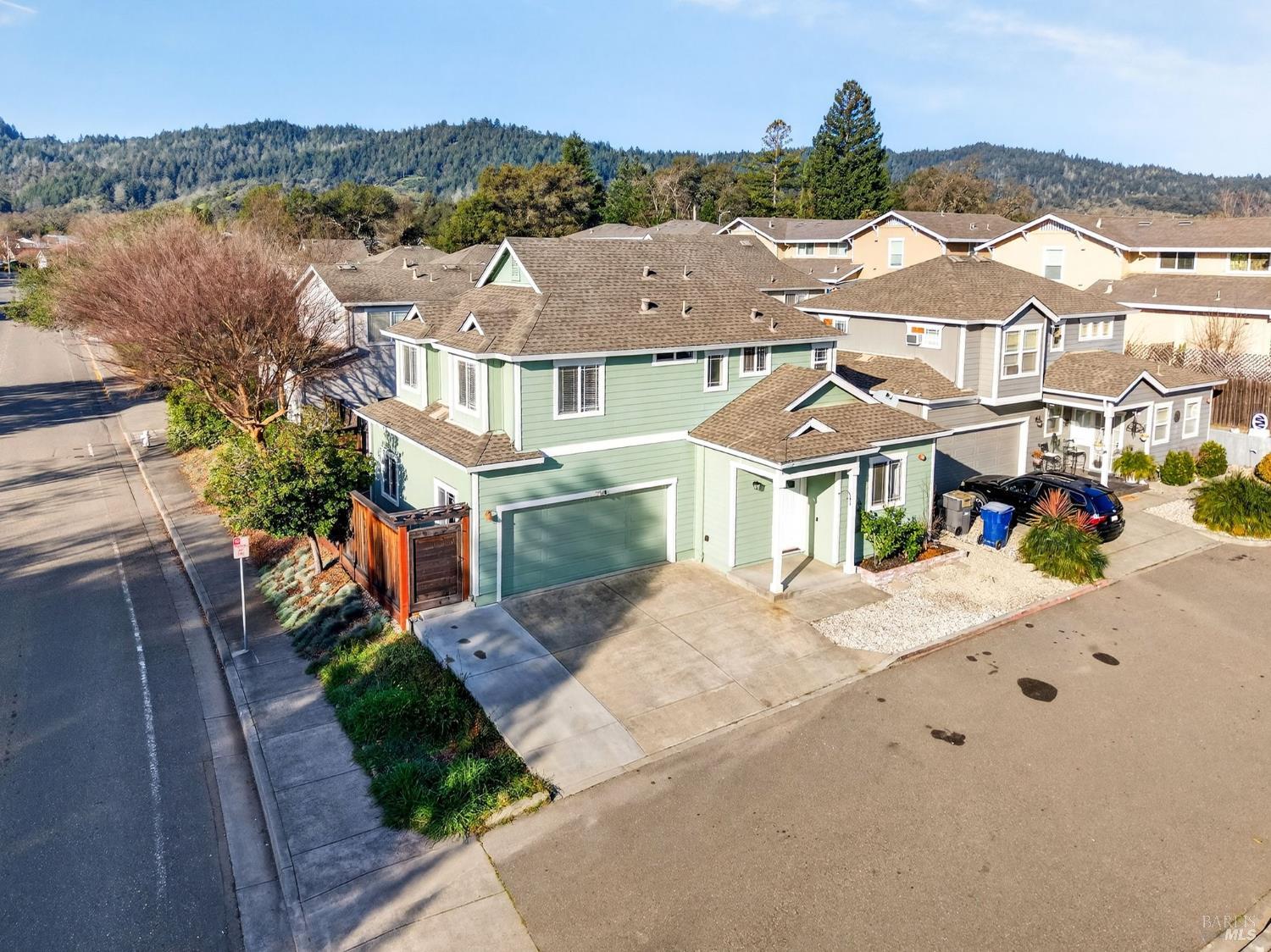 36 W Brookside Drive