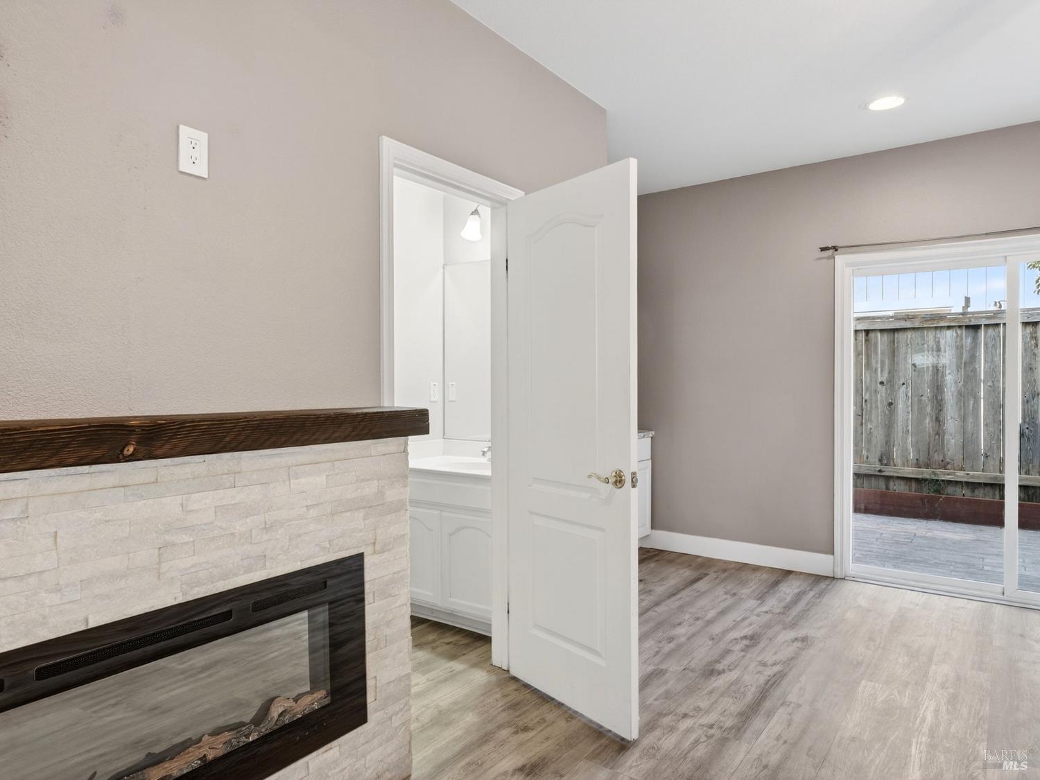 36 W Brookside Drive