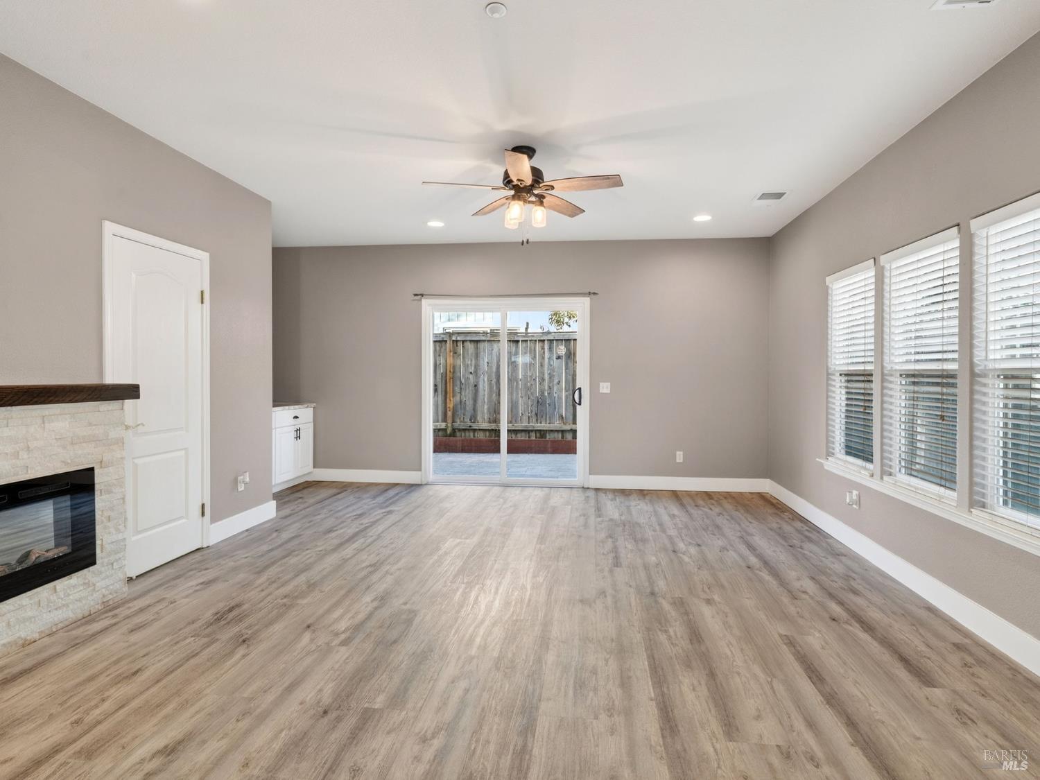 36 W Brookside Drive