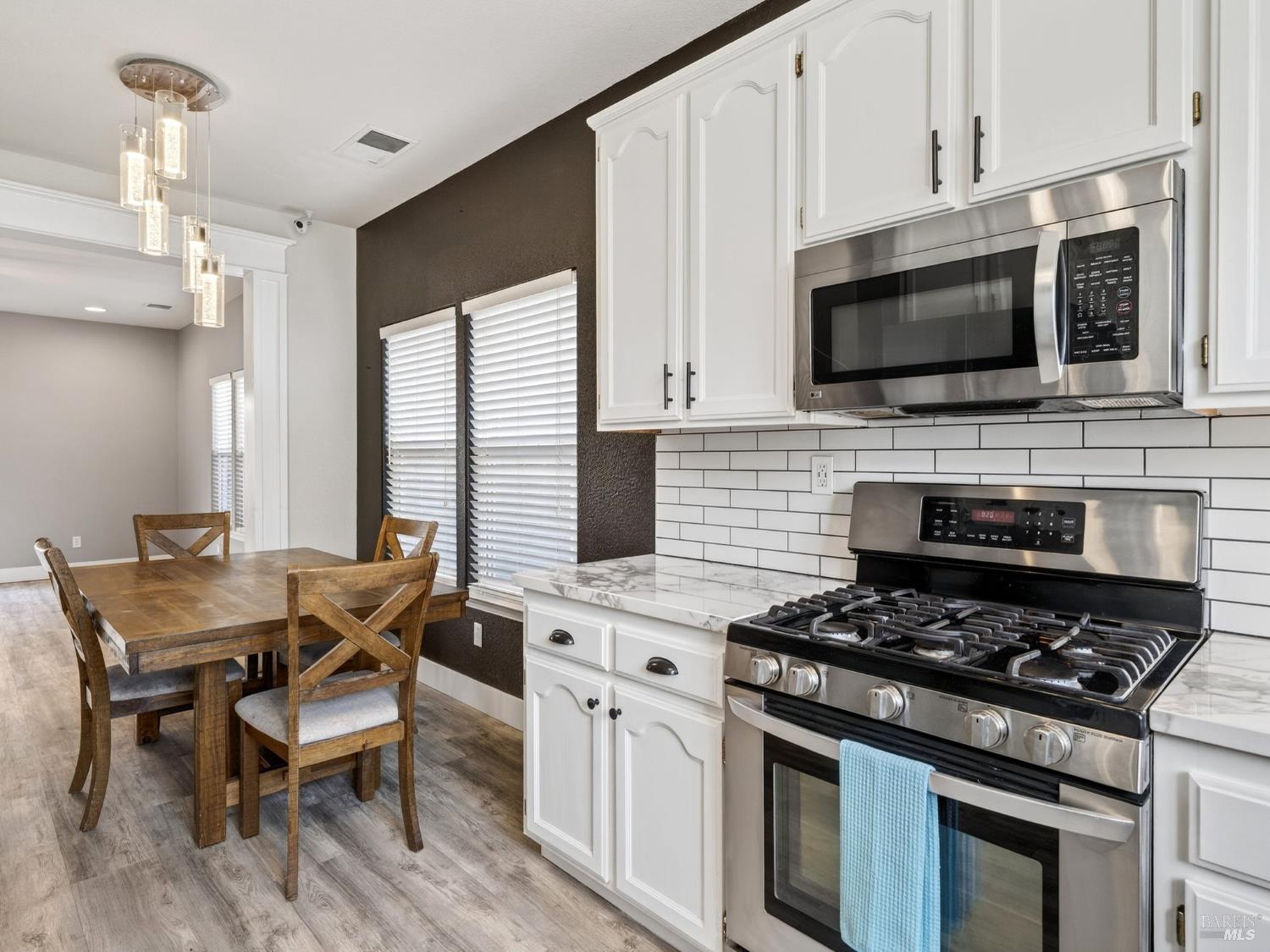 36 W Brookside Drive