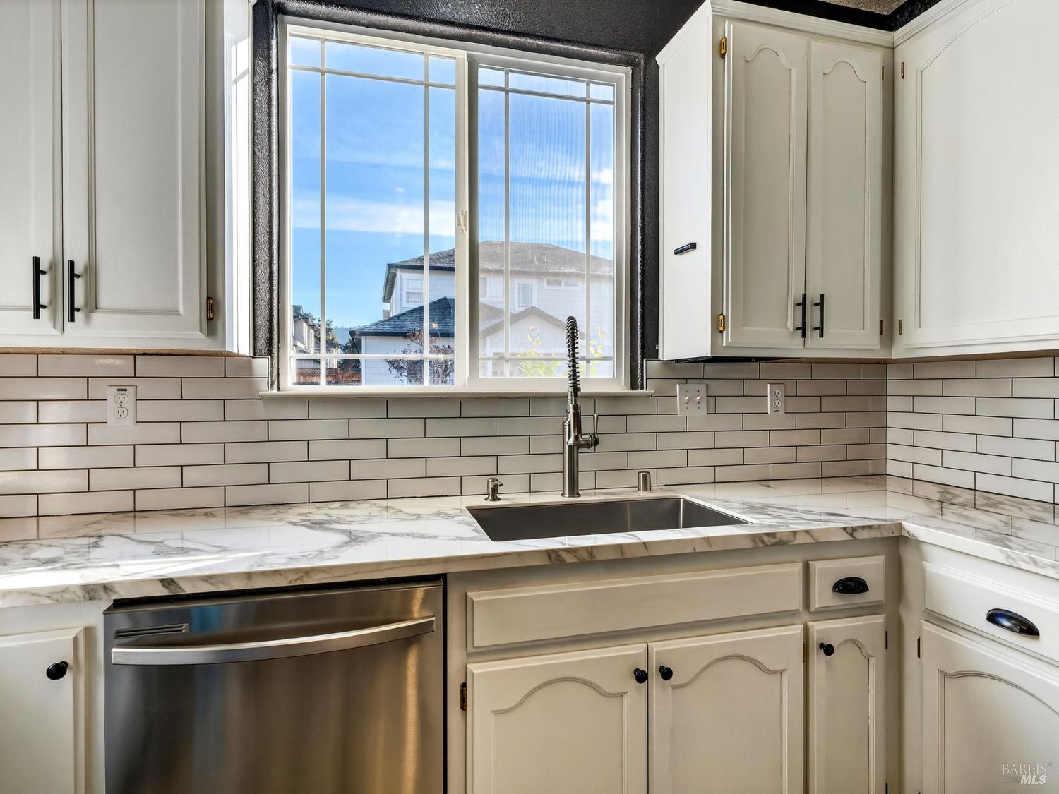 36 W Brookside Drive