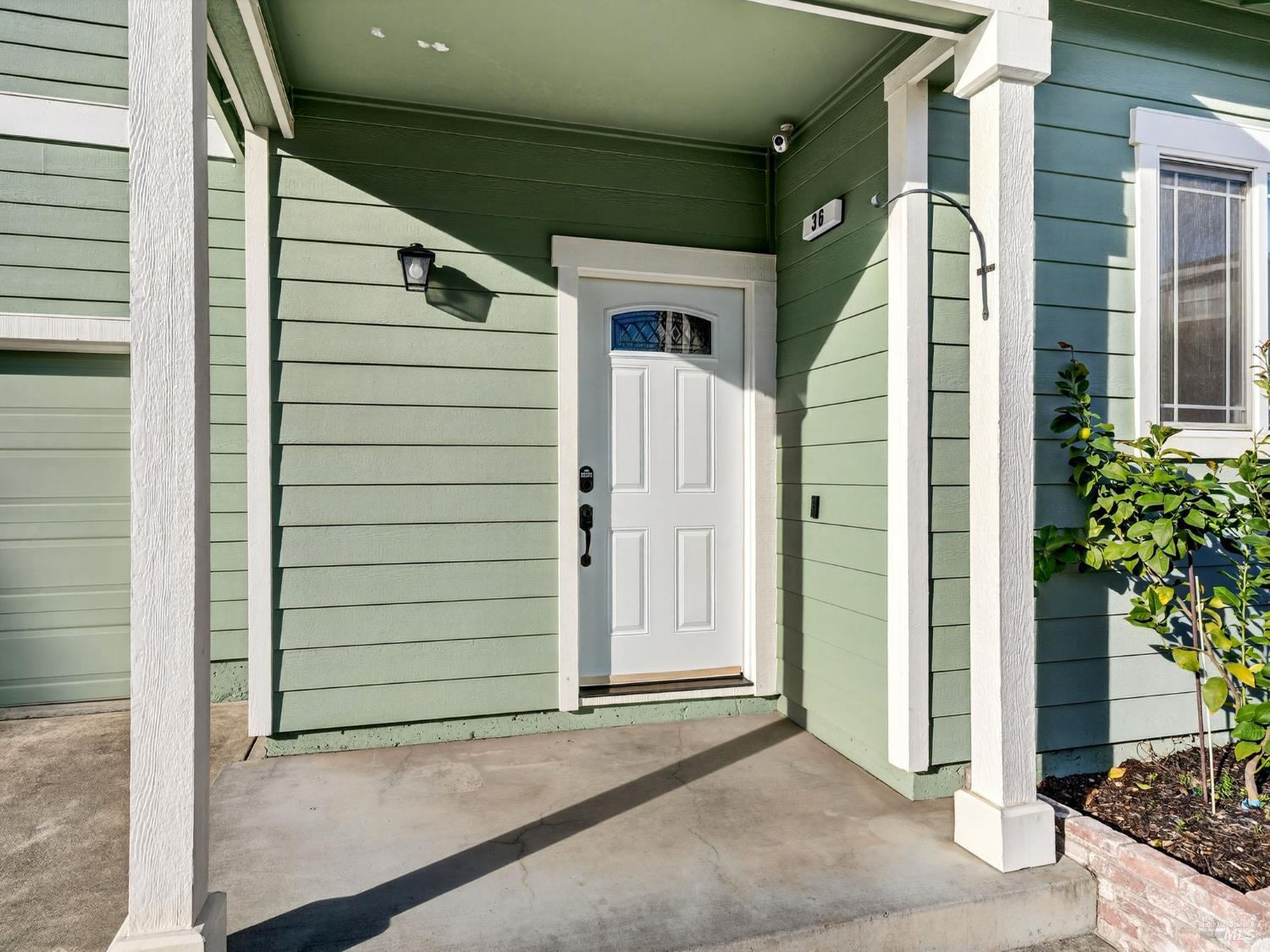 36 W Brookside Drive