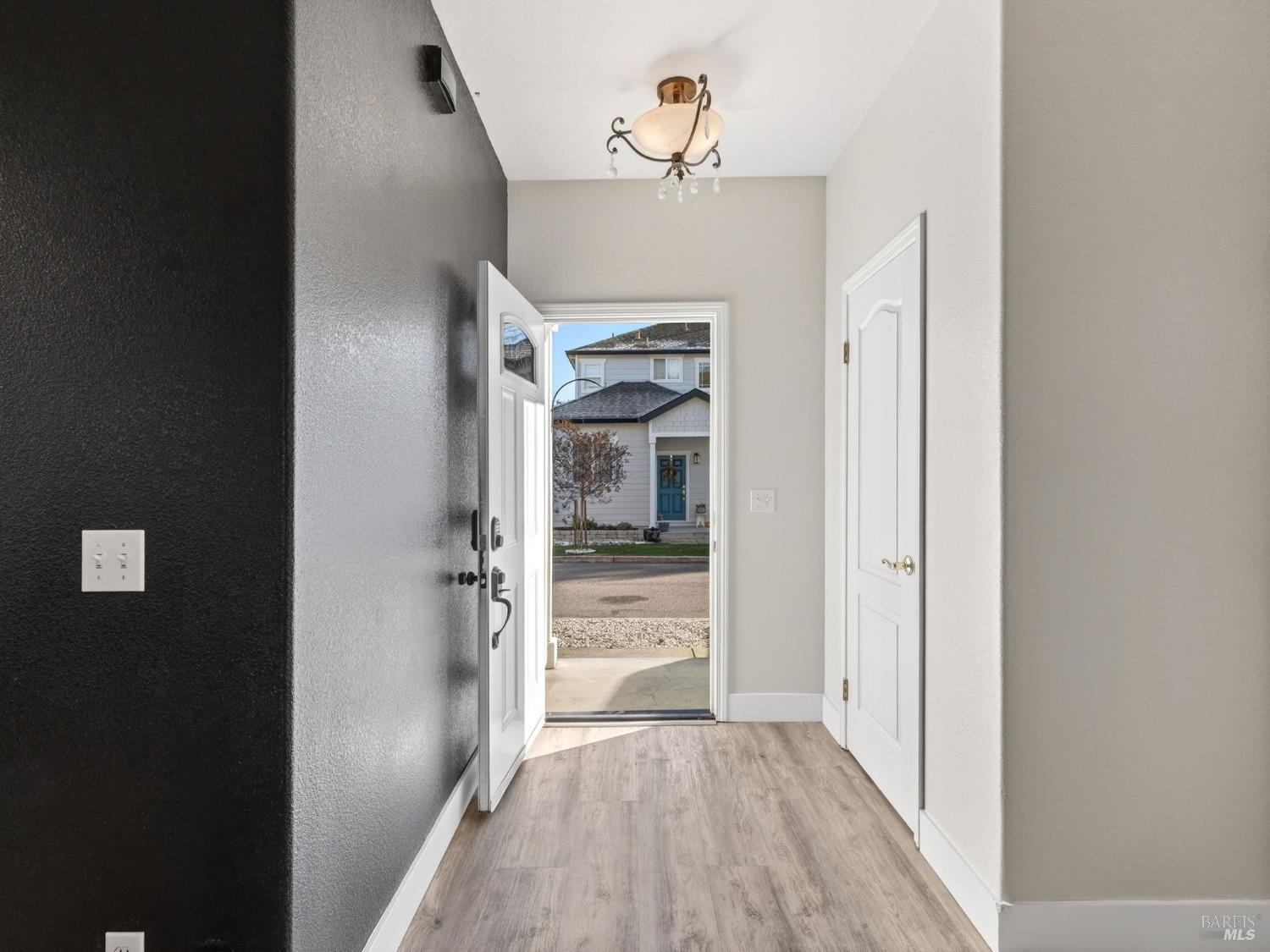 36 W Brookside Drive