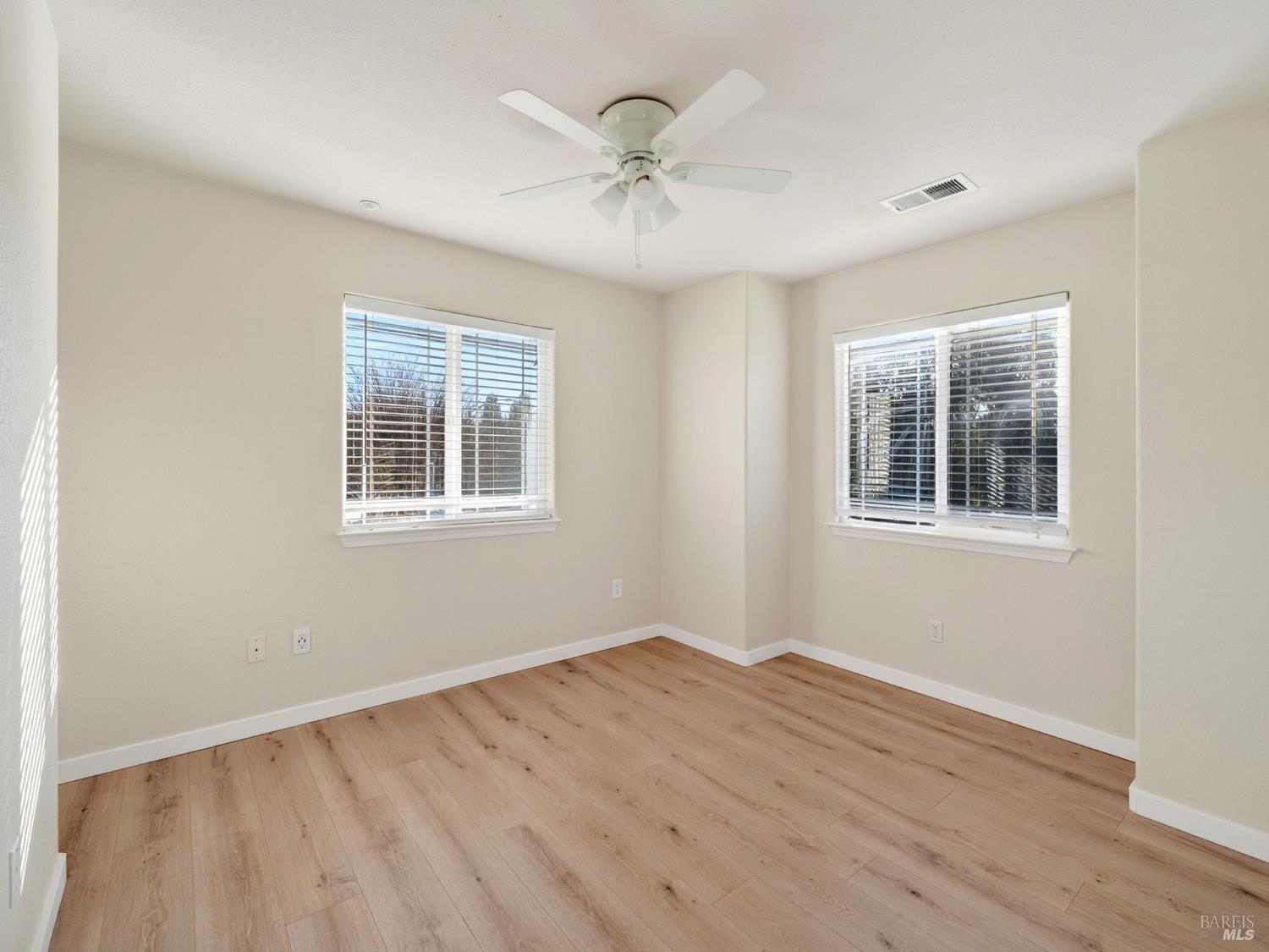 36 W Brookside Drive